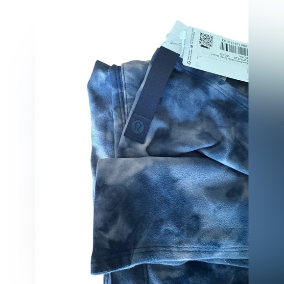 Lululemon customizable snap scarf - Picture 6 of 8